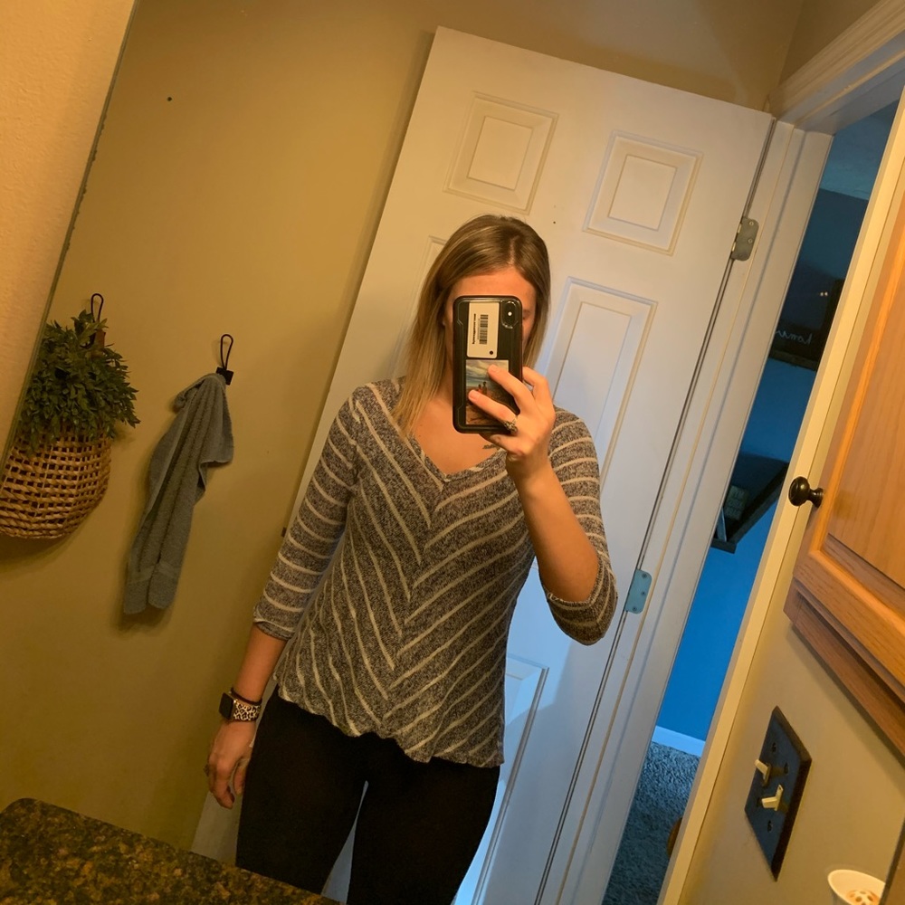 Navy and white strip quarter length top